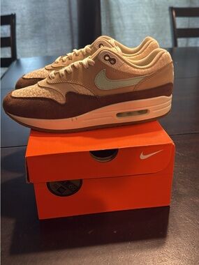 Brand new Nike Air Max 1 Retro Crepe Hemp size 8.5 men in a replacement box.